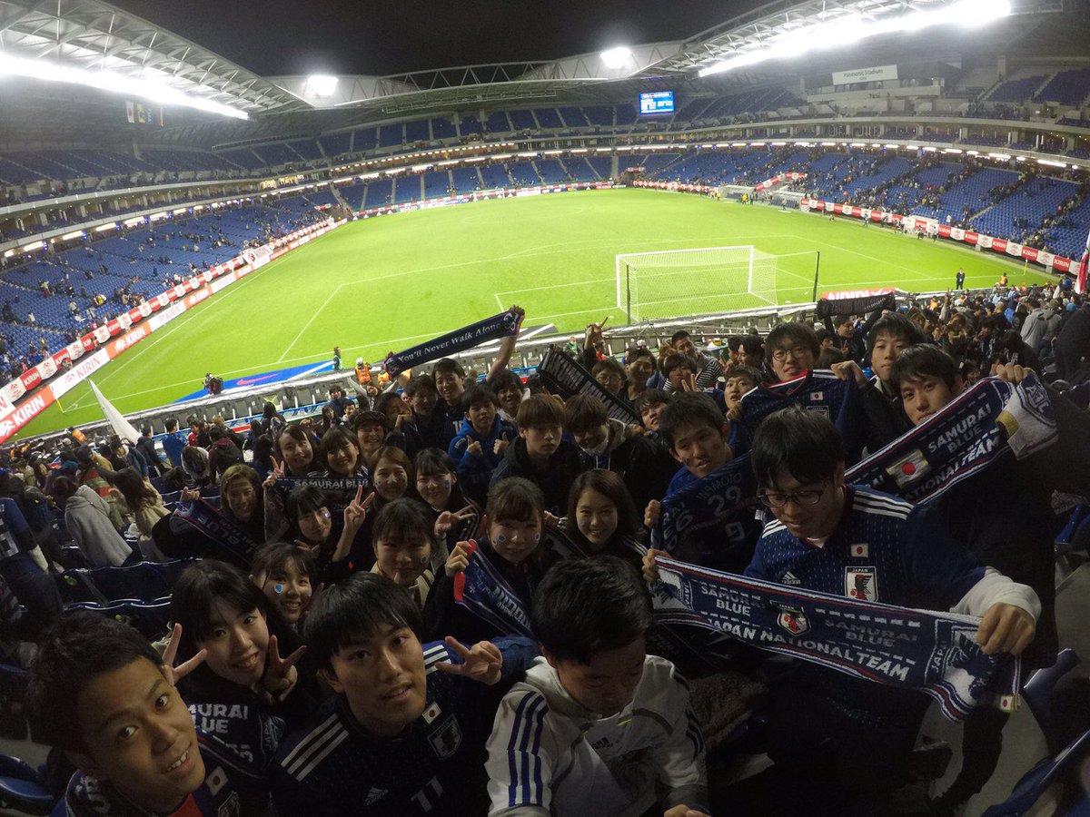 関西サッカー観戦サークル Tifosi 日本代表 1 4 ベネズエラ パナスタ 試合結果は でしたが 普段は別々のクラブチームを応援し 同じゴール裏に集うことのない30人の仲間と共に 熱く応援できてとても楽しかったです これからも日本サッカーを全力 関西サッカー観戦サークル Tifosi 日本代表 1 4 ベネズエラ パナスタ 試合結果は でしたが 普段は別々のクラブチームを応援し 同じゴール裏に集うことのない30人の仲間と共に 熱く応援できてとても楽しかったです これからも日本サッカーを全力