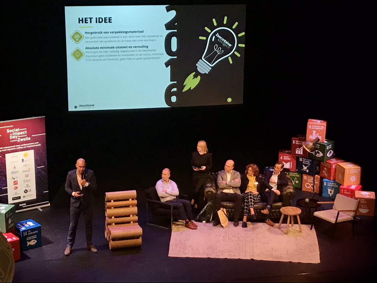 SIDZwolle's tweet photo. De vijfde pitch komt van Tom Mulder van Zeecontainerwoningen .nl #sidz #Zwolle @ZeecontainerNL https://t.co/b04ZIyzo8j