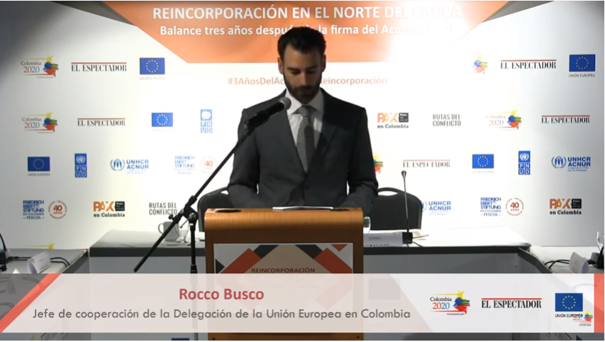 EEColombia2020's tweet photo. #3AñosDelAcuerdo Hay que reducir las trabas que encuentran los excombatientes en el camino de reincorporación. Proteger la @JEP_Colombia: Rocco Busco, jefe de cooperación de la Delegación de la @UEenColombia https://t.co/GDsKLfhHQF