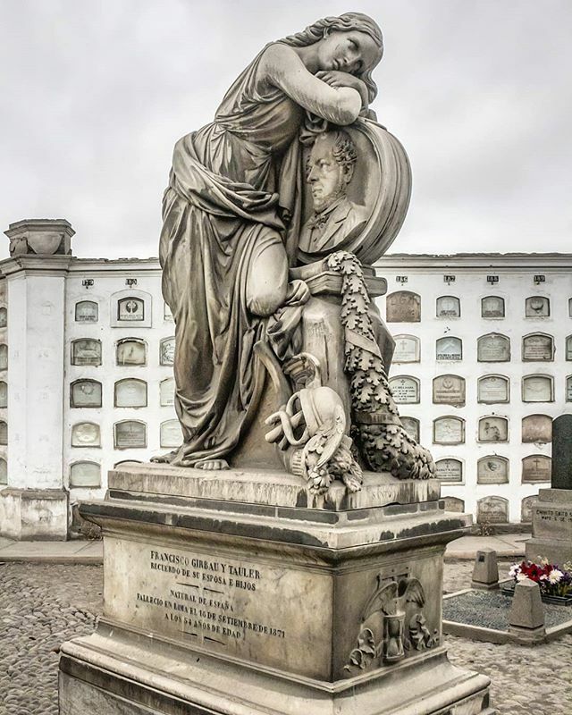JPElSous's tweet photo. Tumba de Francisco Girbau en el Cementerio Presbítero Maestro de Lima. #lima #igerslima #peru #igersperu #escultura #sculpture #marmol #marble #arte #art #cementerio #cemetery #cementeriopresbiteromaestro #funerary #funerarysculpture #funeraryart #benefi… https://t.co/R83D3Ws24e https://t.co/r59kv6X5kf