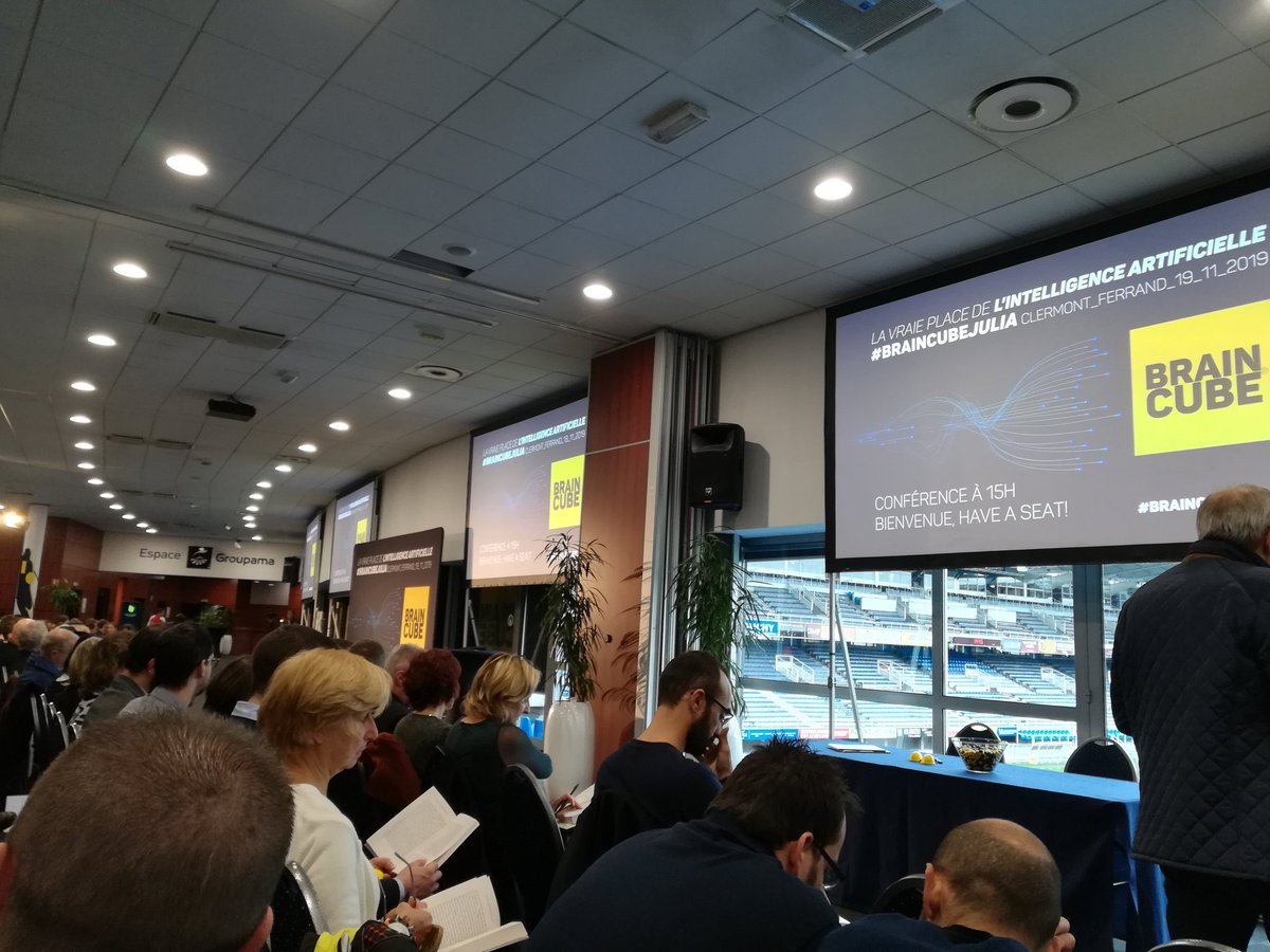 LAURElocatelli's tweet photo. "l'intelligence artificielle n'existe pas" ....🤔 prête à écouter Luc Julia. merci @braincubeFR pour l'organisation de cette rencontre. #iA #auvergne https://t.co/XuARBPcf8k