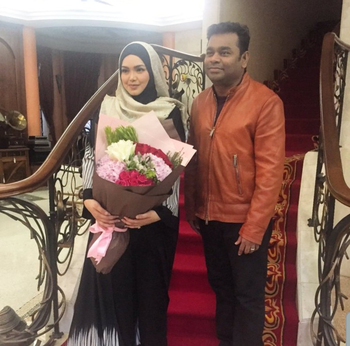 AzmanAzmir's tweet photo. Siapa ye mamat ni? 😁 https://t.co/IRf4jqUPcV