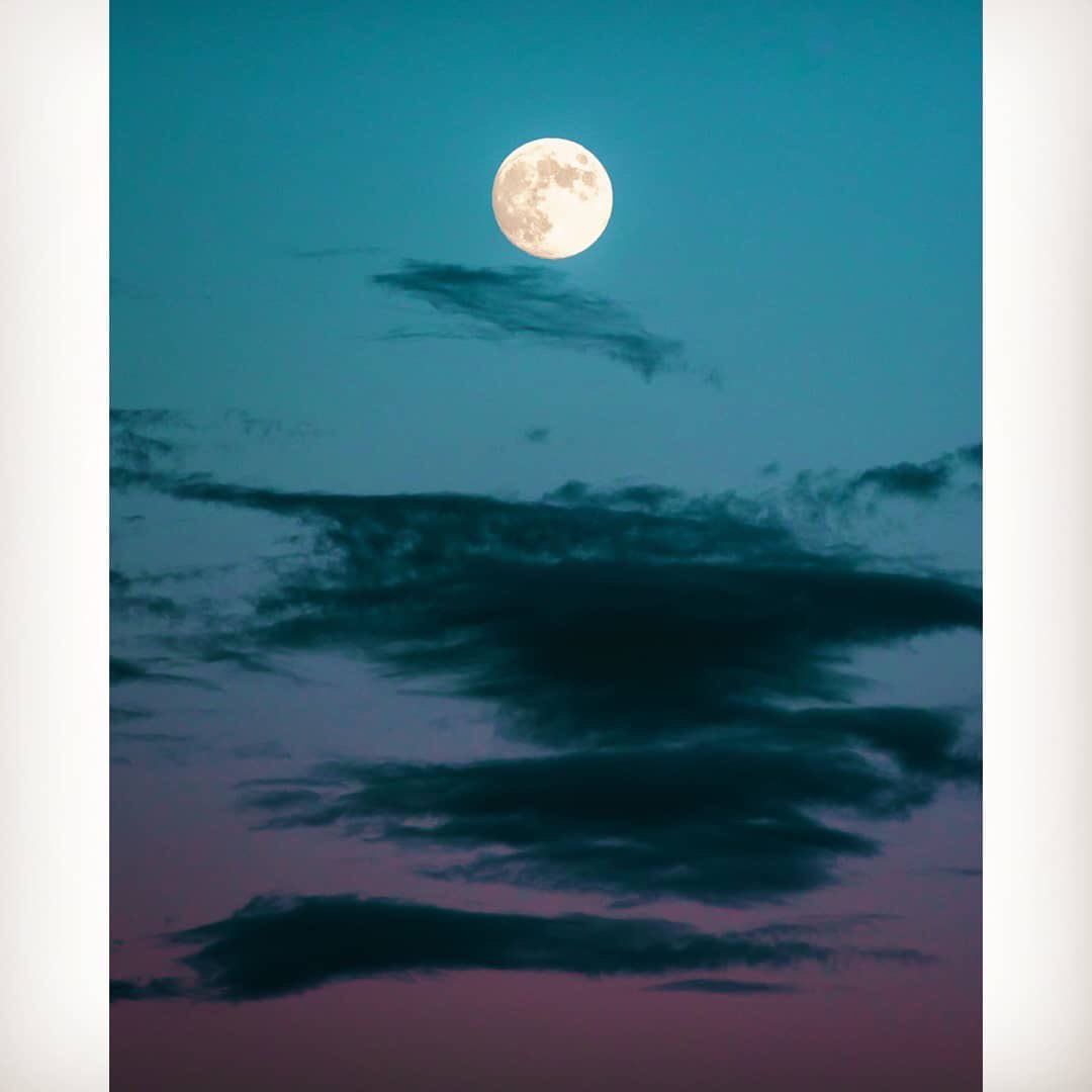 “The moon is a friend for the lonesome to talk to” 
-Carl Sandburg
#moon #quotes #Cloud #moonlight #universe