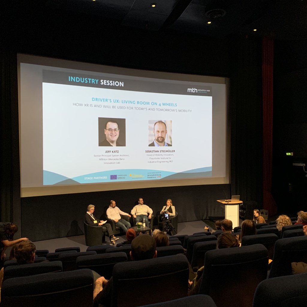 iMobilityXcom's tweet image. How can the change from driver to passenger be accomplished?
Discussing the new Driver‘s UX: living room on 4 wheels now at #mthcon with Sebastian Stegmüller from @iaostuttgart and Jeff Katz from MBition Mercedes Benz Innovation Lab by @Daimler .
#futuremobility