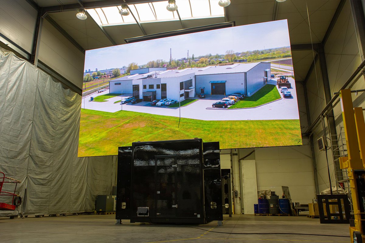 screenled1's tweet image. ⏩ Soon we will deliver the largest mobile LED screen ever manufactured in our factory. 
Massive ContainerLED features 63 m² screen.🔝
⚡ Fully self-sufficient thanks to the built-in generator.⚡

🤩Delivers unmatched viewing experience.🤩

#ledscreen #events #mobileledscreens