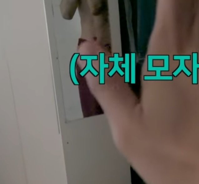 simonsuhs's tweet image. johnny stans have gone from a jrought to shirtless johnny, johrista and johnny goalkeeper all in less than a week, johfam how we feeling??