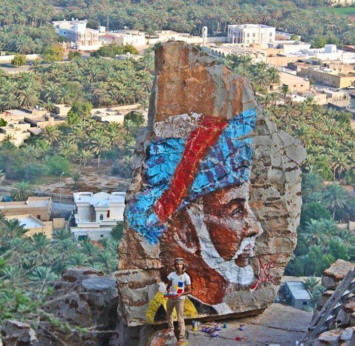 haydayom's tweet photo. شاب   'يمني' رسم صورة السلطان قابوس على صخرة مطلة على مديرية تريم سيئون اليمن. https://t.co/MJMkhT7uUp