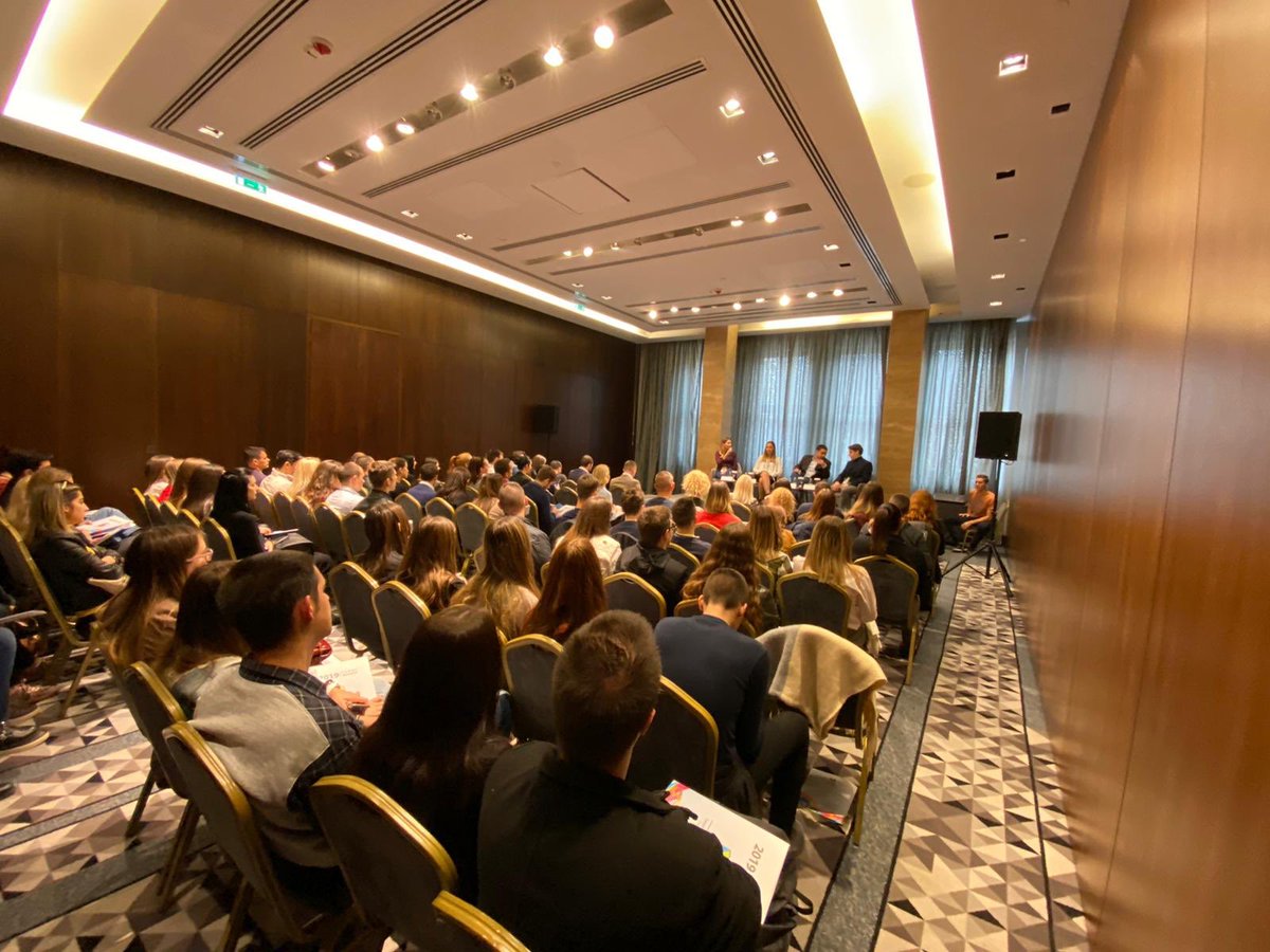 petronijevic_d's tweet image. Будућност овог града и наше земље је у вашим рукама. Ви ћете наставити да развијате нашу престоницу у смеру безбедног и паметног града у коме ће бити једнаки услови за живот у свих 17 градских општина. Без „смарт ситија” нема будућности, а будућности нема без вас.
#Samitmladih