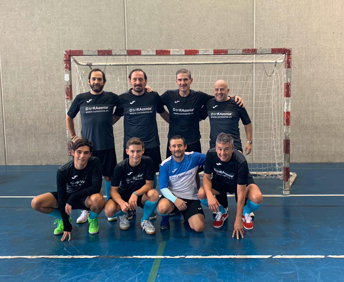 CorazoniaF's tweet photo. Ellos tampoco consiguieron la victoria pero completaron un partido muy disputado, qué acabaria 4-0 👎
Grandes #corazonios 💜❤️🧡💛🖤💙💚 @EsCorazonia @corazonia_DESA ✌️😊🎯🍍 https://t.co/Efk9R9PyDv