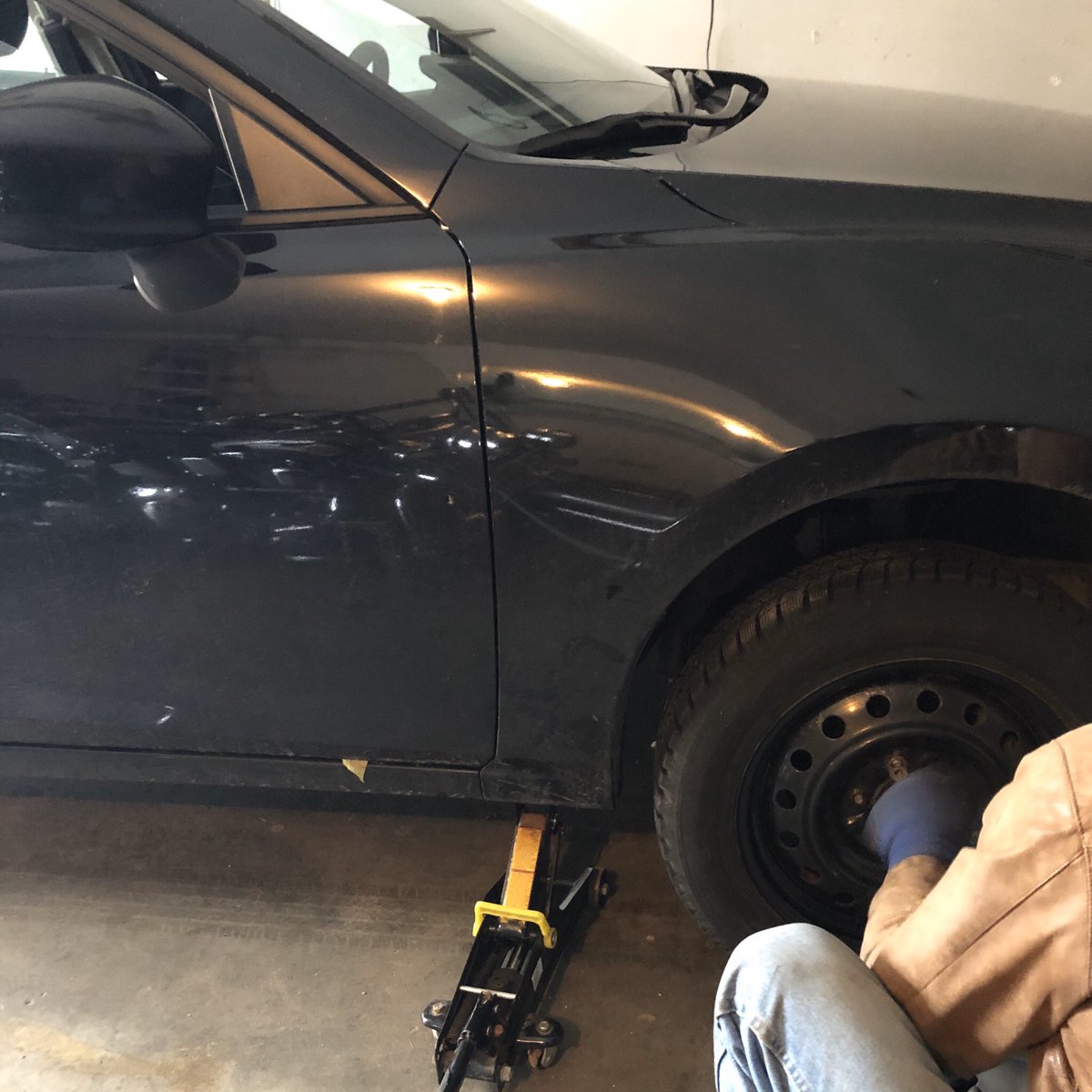 adroit_auto's tweet photo. Here we go again! Another #winter #tire change over. A couple #tips if youβre changing your own #tires: if your #hubcaps clip in, you can use a #flathead #screwdriver to gently pry it off AND if you have a #wheel #lock like me, you need your #wheellockkey to remove every wheel! https://t.co/Sk03wdyxce