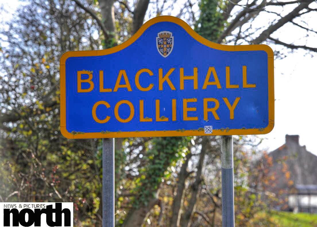 northnews's tweet photo. Detective Constable John Forster speaks with the media, after honest villagers repeatedly hand in cash bundles of £2,000 found on their streets in Blackhall Colliery in County Durham #BlackHallColliery #cashfind https://t.co/otkS12pCLG