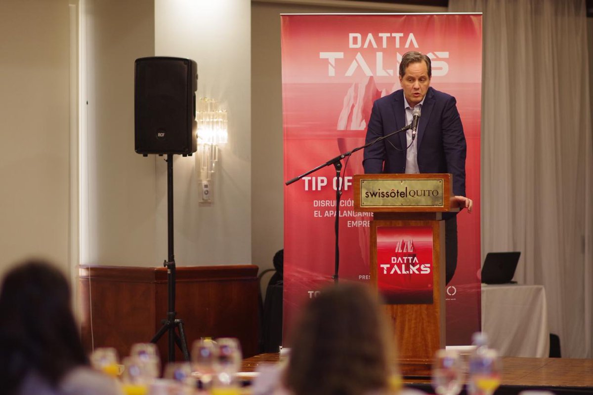 DattaEC's tweet photo. Marcelo García explica que los proyectos tecnológicos son exitosos cuando tienen:

✔️ Visión comercial y financiera
✔️ Incorporen equipos multidisciplinarios
✔️ Involucren a todas las áreas de la empresa
✔️ Se alineen a la estrategia corporativa

#DattaTalks https://t.co/g5txJG0sID