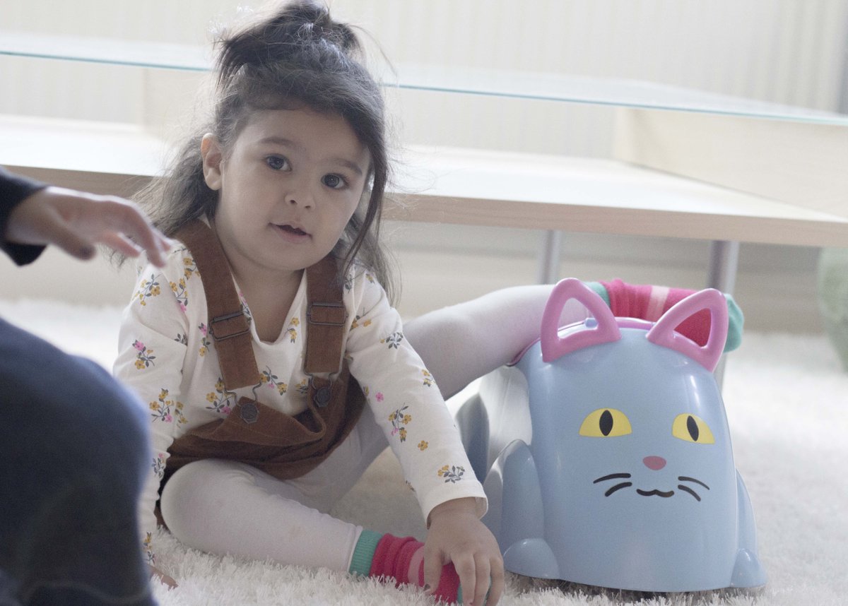 When she scoots, walks, pushes and plays with her Cute Rider cat, she develops important balance, spatial awareness and gross motor skills. Therefore, it is not strange if she needs to rest a little bit.
#VikingToys #CuteRider