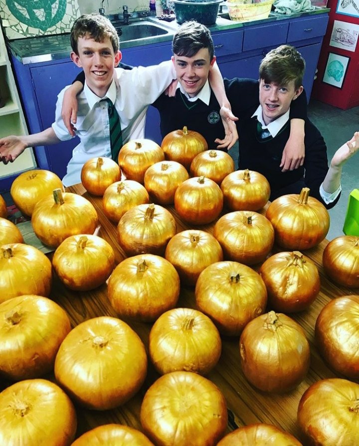 Live_WO_Limits's tweet photo. We had a blast whilst making our gold pumpkins to raise funds for the construction of a sensory room in our school! The pumpkins were painted from orange to gold to symbolise the colour of autism; gold. We found buyers in our local businesses who felt the same about this issue(1) https://t.co/UgfNTZInVp