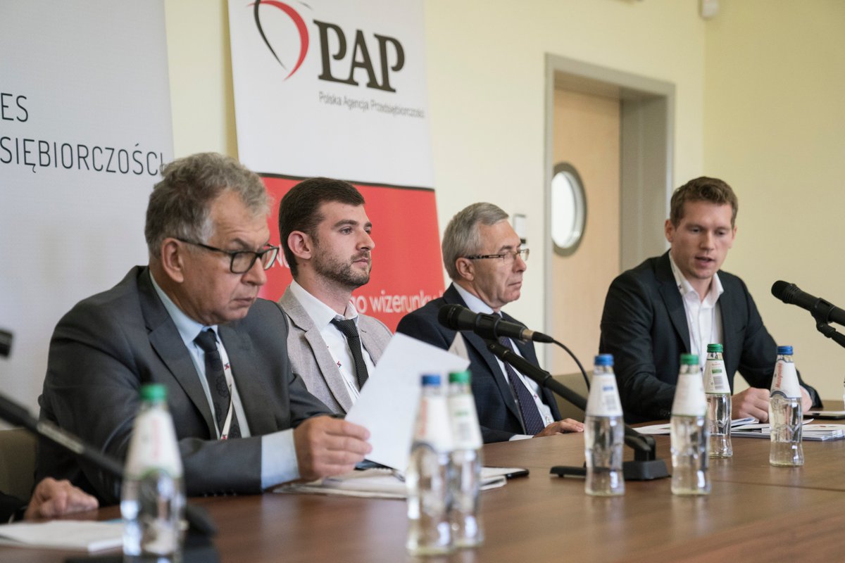 LIFEEMUNEW's tweet photo. The Polish Entrepreneurship Congress whose substantive partner was, among others, FLUKAR, was held in #Olsztyn. The Deputy Technical Project Coordinator took an active part in the discussion panel entitled Green Technologies and the Environment https://t.co/wqqmFzCols https://t.co/v0eQ5oEBfI