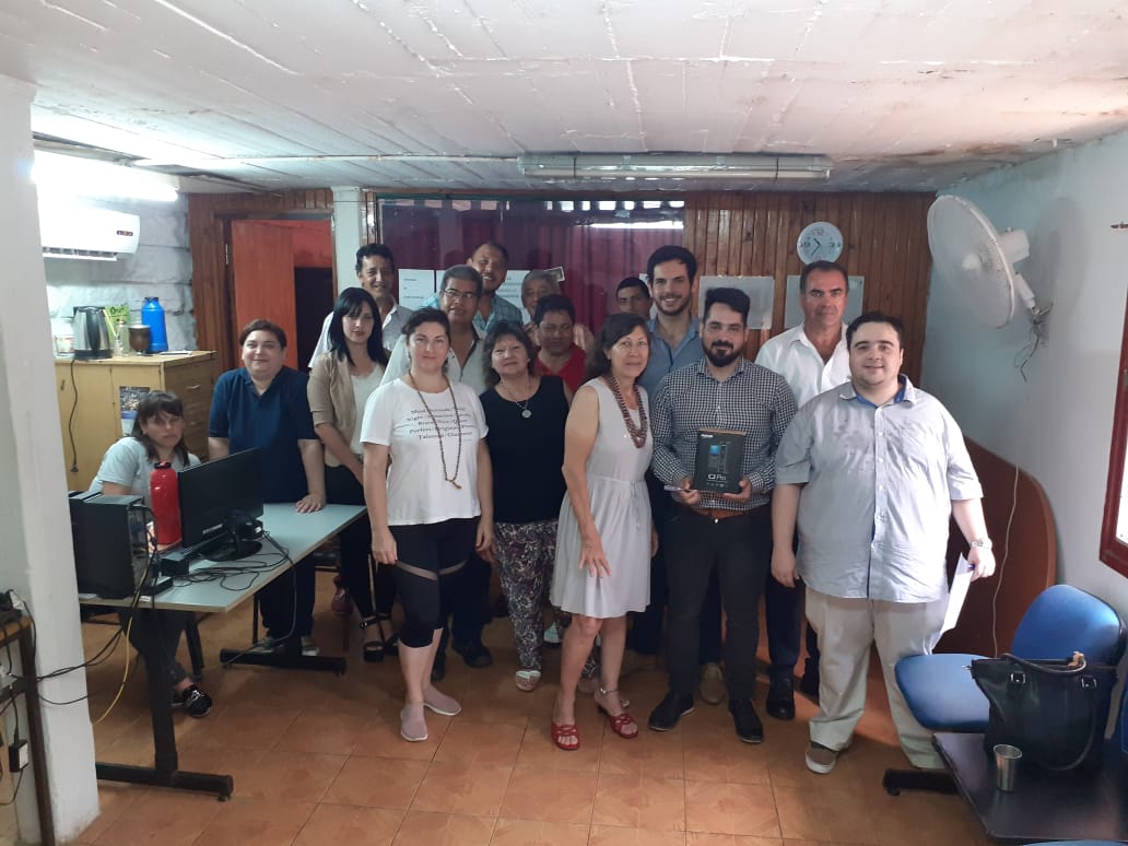 SecretariaDeGo7's tweet photo. #AHORA el Secretario de Gobierno Ing Fabián Florentin junto al Director de Recursos Humanos Camilo Ivan Mohr ponen en funcionamiento el Sistema Biometrico en la Administración del Mercado Modelo La Placita... mejorando de ésta manera el manejo del recurso humano del municipio. https://t.co/73h1oBgjRI