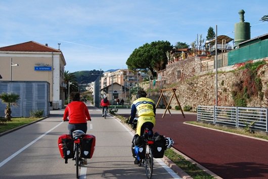 Organizzare un viaggio in bici: itinerario, mappe, spostamenti bikeitalia.it/organizzare-un… #cicloturismo
