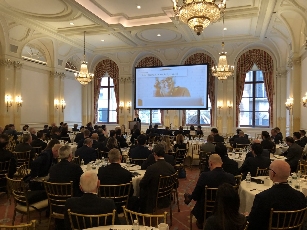 masonbraswell's tweet photo. Presentation from @DaniFava_TDA on AI in wealth management at #advisorhubsummit19 https://t.co/AS8JGVmEtj