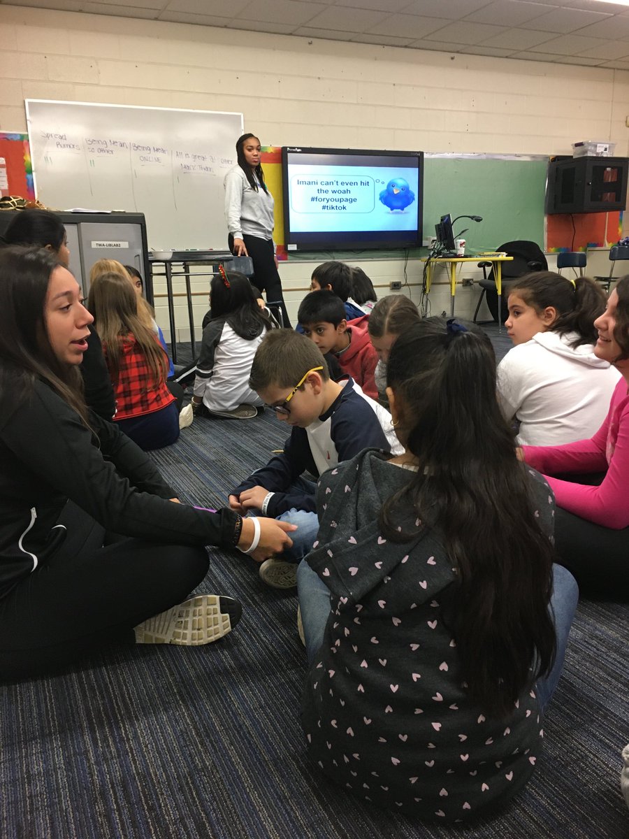 Maine East HS teaching our Mark Twain students about safe and responsible technology! 

<a href="/MarkTwainD63/">Mark Twain School</a> <a href="/63to207/">63to207</a> <a href="/Maine_East/">Maine East HS</a> <a href="/EastMaine63/">EastMaine63</a> #cougarcountry