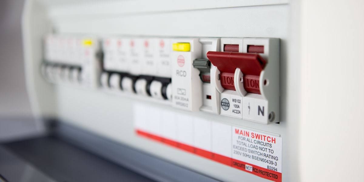 Are you aware that this week is #ElectricalSafetyWeek 2019? Here is what #landlords need to know: buff.ly/2KxUVgk. Call us at #ElliottLettings for more information or some advice. #LettingsWatford #Tenant #ElectricalSafety #PropertyPotrfolio #PropertyManagement