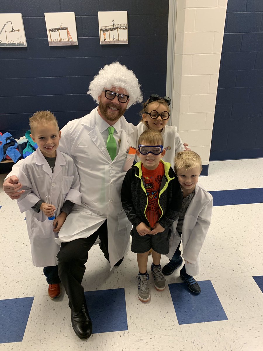 GeggieElemAP's tweet photo. Come join us for Geggie STEM Night at the new Eureka Elementary from 6-7:30pm. There will be so much to do and so much to see! #WeAreGeggie #GeggieLearns @RSD_PIE https://t.co/FhUvpbI9gI