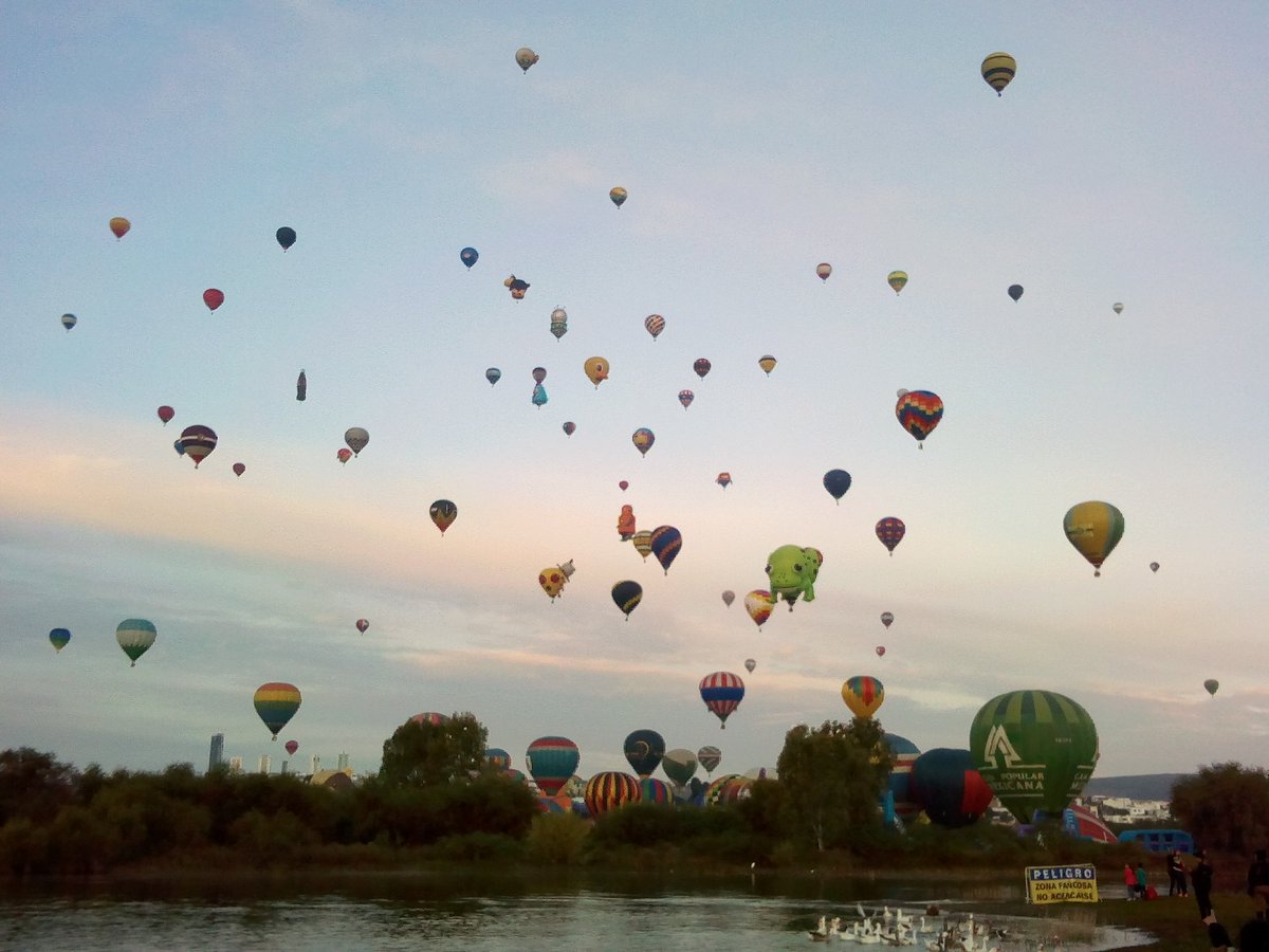 drahomeopata's tweet photo. Más del #FIG19 #León #Guanajuato 
El Festival más grande de América Latina y el 3° más importante del mundo !!! Sólo después 🇺🇸🇫🇷
💚🦁🇲🇽 
Orgullo Leonés !!!
@VivoEnLeon @parkmetroleon @FIGLeon https://t.co/gFEVThYQSa