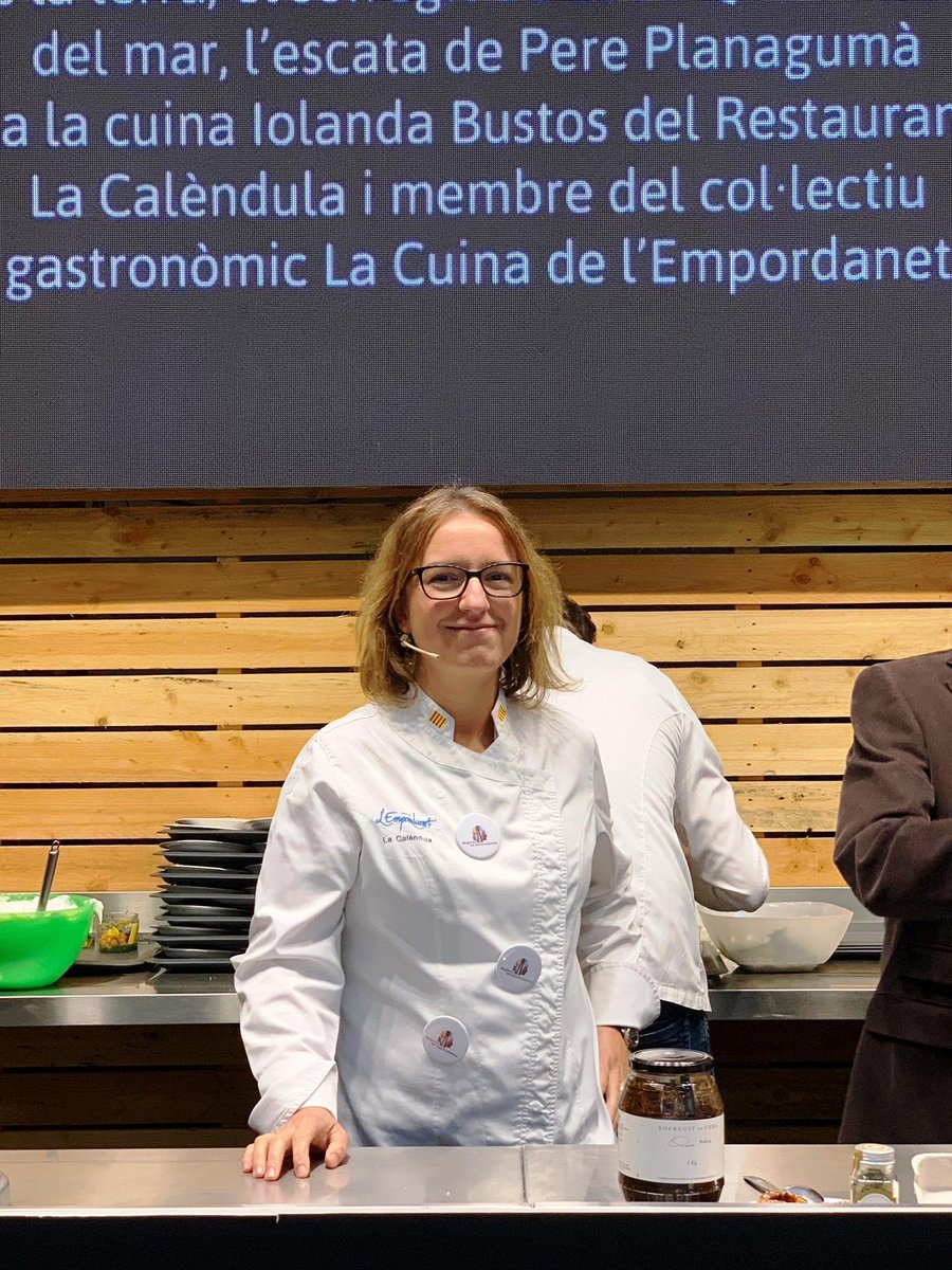 CuinaEmpordanet's tweet photo. ℹ️ Ahir vam ser presents al @fgastronomicbcn, a 👉LA CUINA DE L'ESPAI CATALUNYA👈, un espai de cuina en directe on hi tenen lloc sessions de cuina formades per cuiners + productors 🤩

#cuinadelempordanet #cuinaempordanet #fòrumgastronòmic #barcelona #gastronomy #espaicatalunya https://t.co/hU23R17MUN