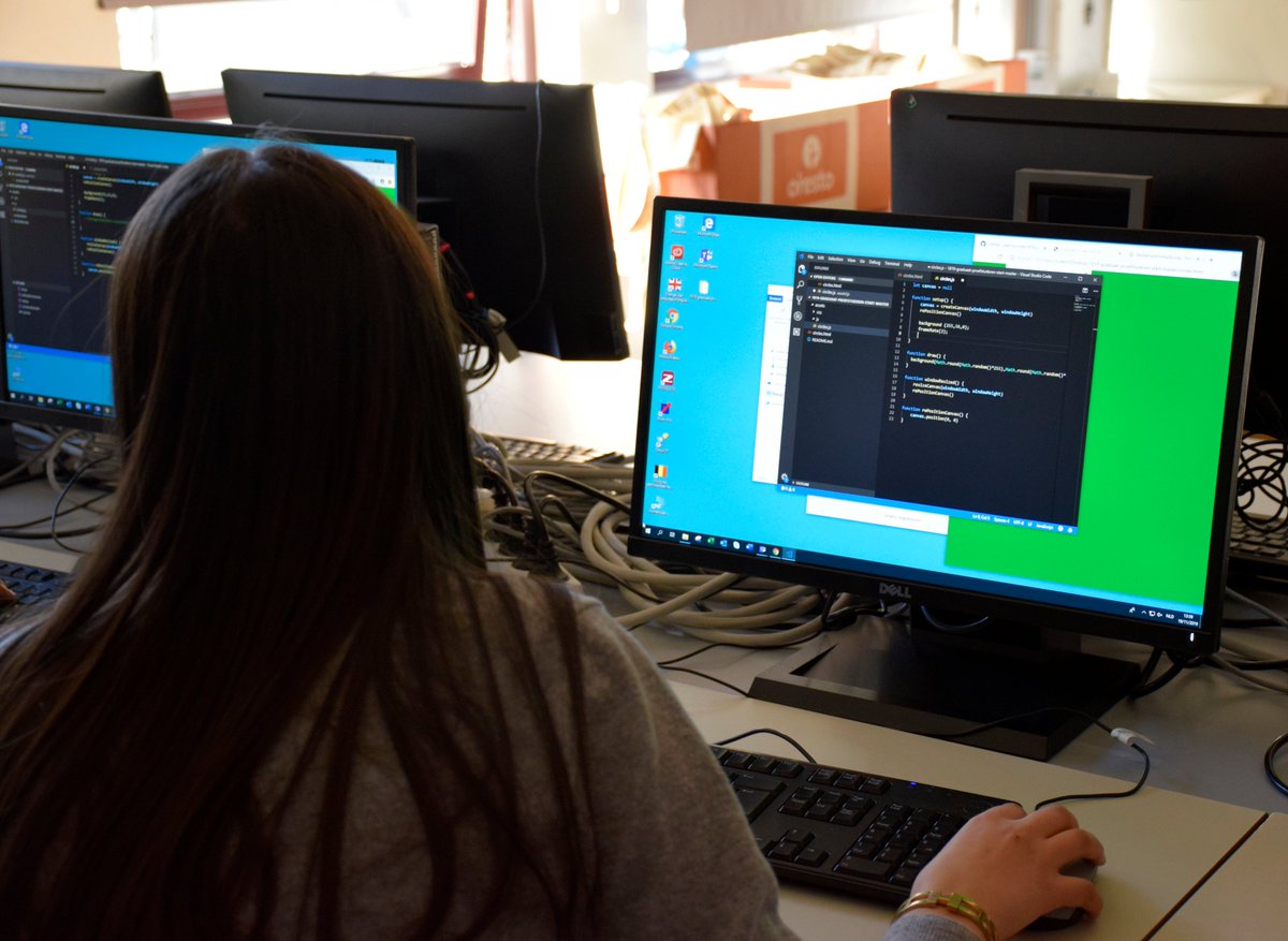 OnderzoekAhs's tweet photo. Dag 2 van #Winterlab: leerlingen 3e graad secundair onderwijs #programmeren erop los op @ArteveldeGDM
in workshops Web of things en Creative coding
🖥️⌨️ https://t.co/mCoreNy1d8 #STEM https://t.co/CSu3padbK0 https://t.co/JrBF0rnlSD