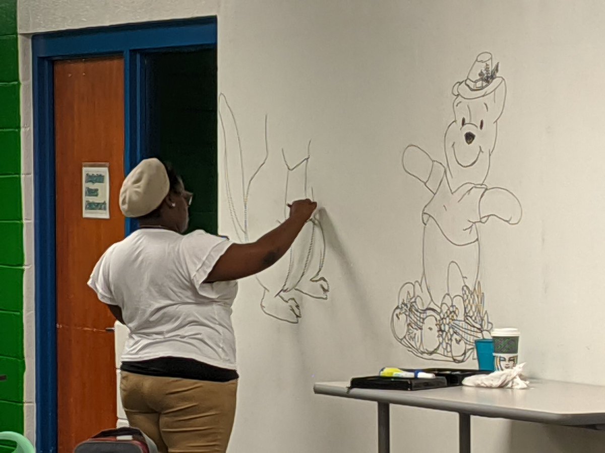 DLMediaCenter's tweet photo. Pssssttt...our resident Learning Commons artist, Ms. White is at it again.  Thank you so much for beautifying the library!  Happy Thanksgiving everyone!!! @DLMediaCenter @DunleithES https://t.co/W3bX9FVnkZ