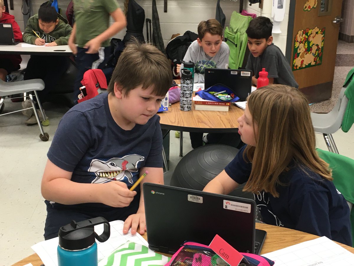 TBranderson's tweet photo. Students make observations and use a database to identify rock and mineral specimens. https://t.co/fFeb2Cqvm7