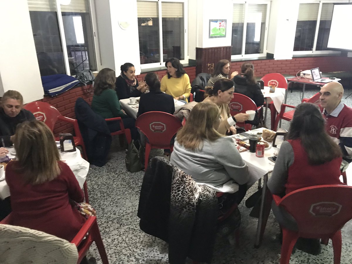 OrientaMaristaB's tweet photo. “ Y ahora, ¿qué te digo? I” Sesiones d Coffee Break en @MaristasBadajoz para hablar d afectividad y sexualidad. Material aconsejado pr @jaluengolatorre Mil gracias. La semana que viene más. @coemmaristasmed @MaristasMedit #10to #Tobe #Entornoseguro @carmenpilarcm #MaristasOrienta https://t.co/FVFKb28tMD