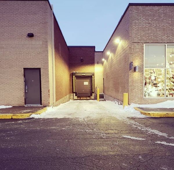 A quick shot from a project we're wrapping up in Boucherville. Visibility &amp; low glare is very important in and around loading docks. These new LED wall packs are 3000K as per the city's new lighting requirements. #LED #lighting #efficiency #lowmaintenance #realestate #parkinglot
