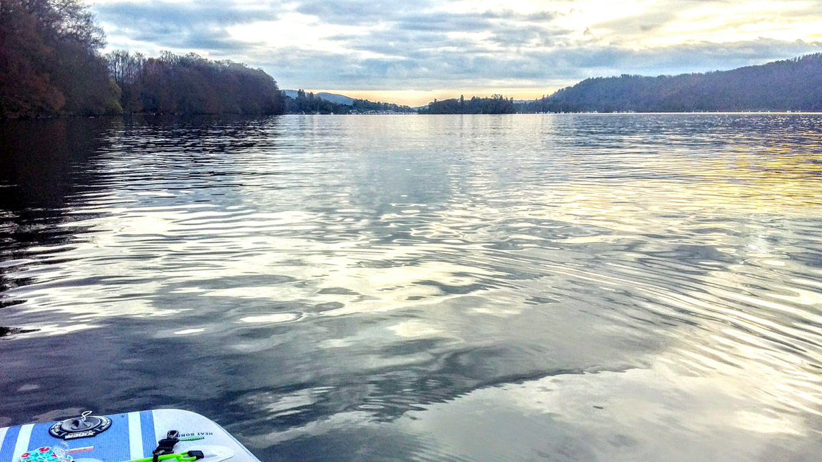 HeatherLangton1's tweet photo. And, board time today. Stunning out this aft'. #love the lakes #jobe #suptime #paddleboarding https://t.co/sx3wQ3iRik