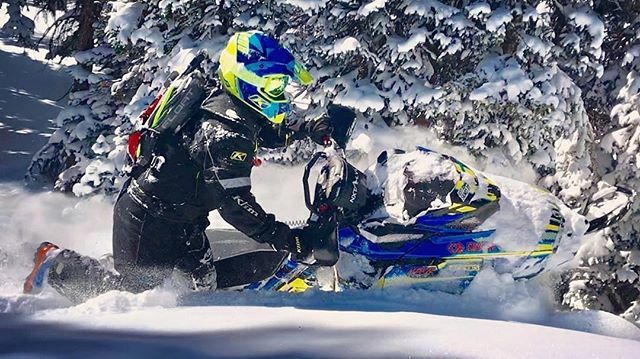 SledUSA's tweet photo. Who is already out riding?? 👊🏼😎
📷: @motodrew
#SledUSA #RideWithPride #SledUSANation #Snowmobiling #ArcticFX #ArcticFXGraphics #Klim #KlimLife https://t.co/CfT1PZHD9Z https://t.co/dhtWmxGtCS