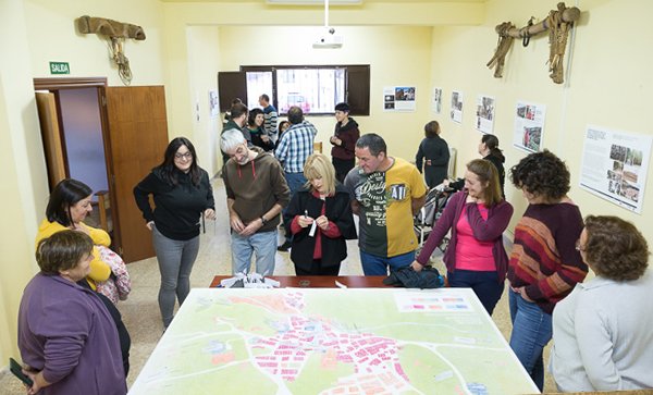 Al igual que las grandes explotaciones no pueden ser el único modelo de producción alimentaria, tampoco la industria cultural ha de ser el único agente de producción cultural.