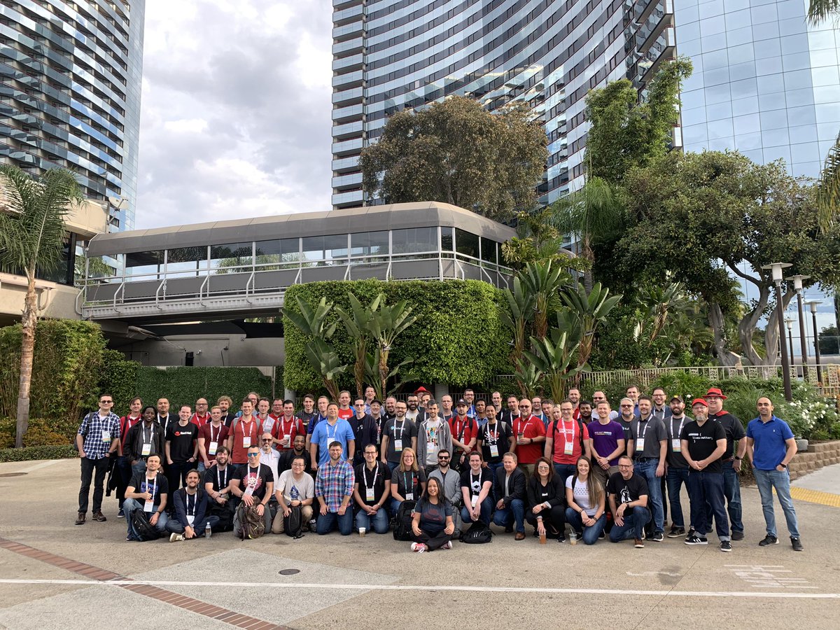 JenInnovate's tweet image. Hatters at #KubeCon! #WeAreRedHat #LifeAtRedHat #RedHat @RedHatJobs
