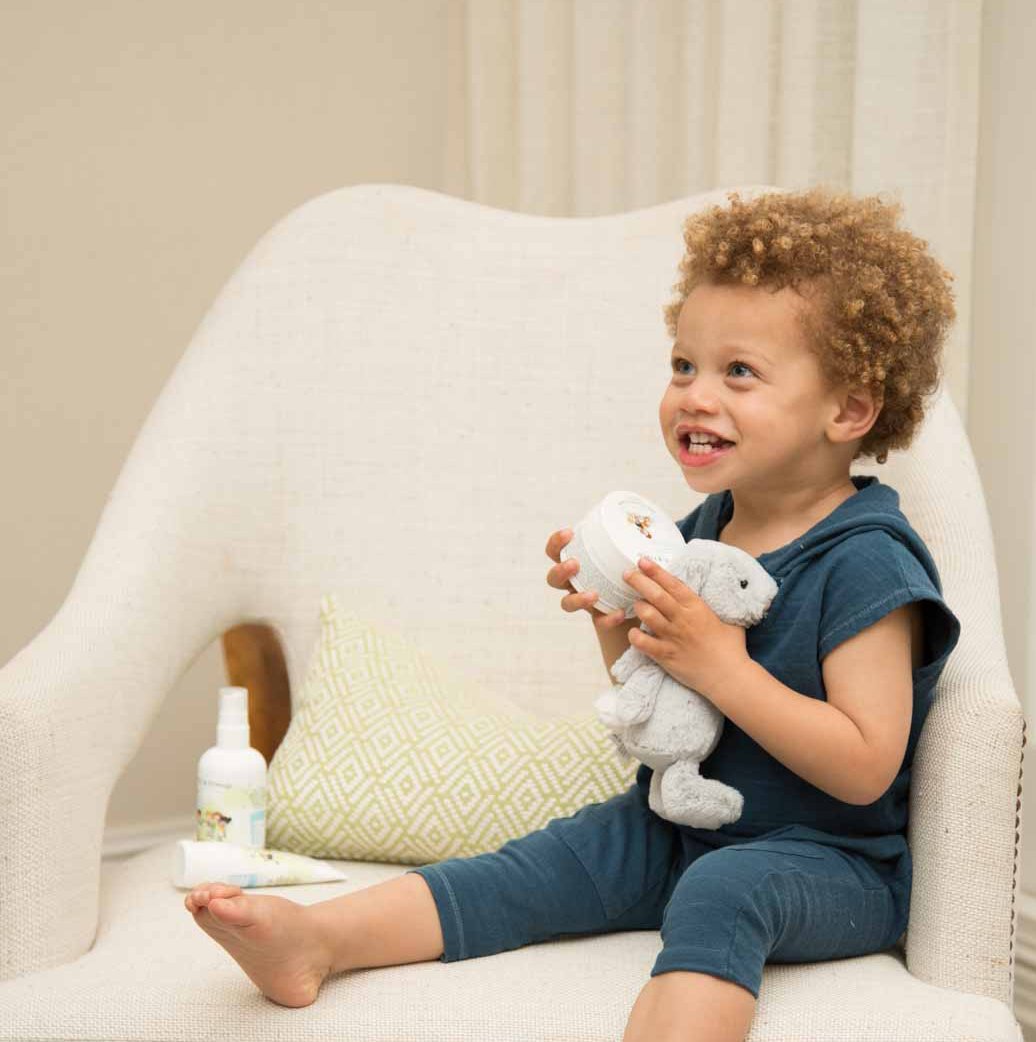 Keep your little one’s skin soft throughout winter with our moisturising nappy care and skincare. ❄️👶
P.S. Don’t forget our cuddly Jellycat Toys are available too via the #linkinbio.

#fifiandfriends #winterskincare #babyskincare