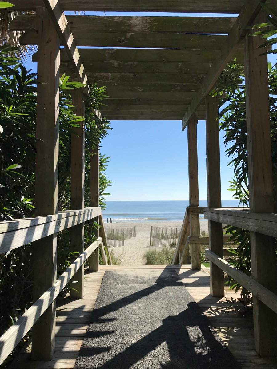 Hello, sunshine 🌞 #brittainresorts #BRH #myrtlebeach #thestrandboutiquehotel #oceanfront