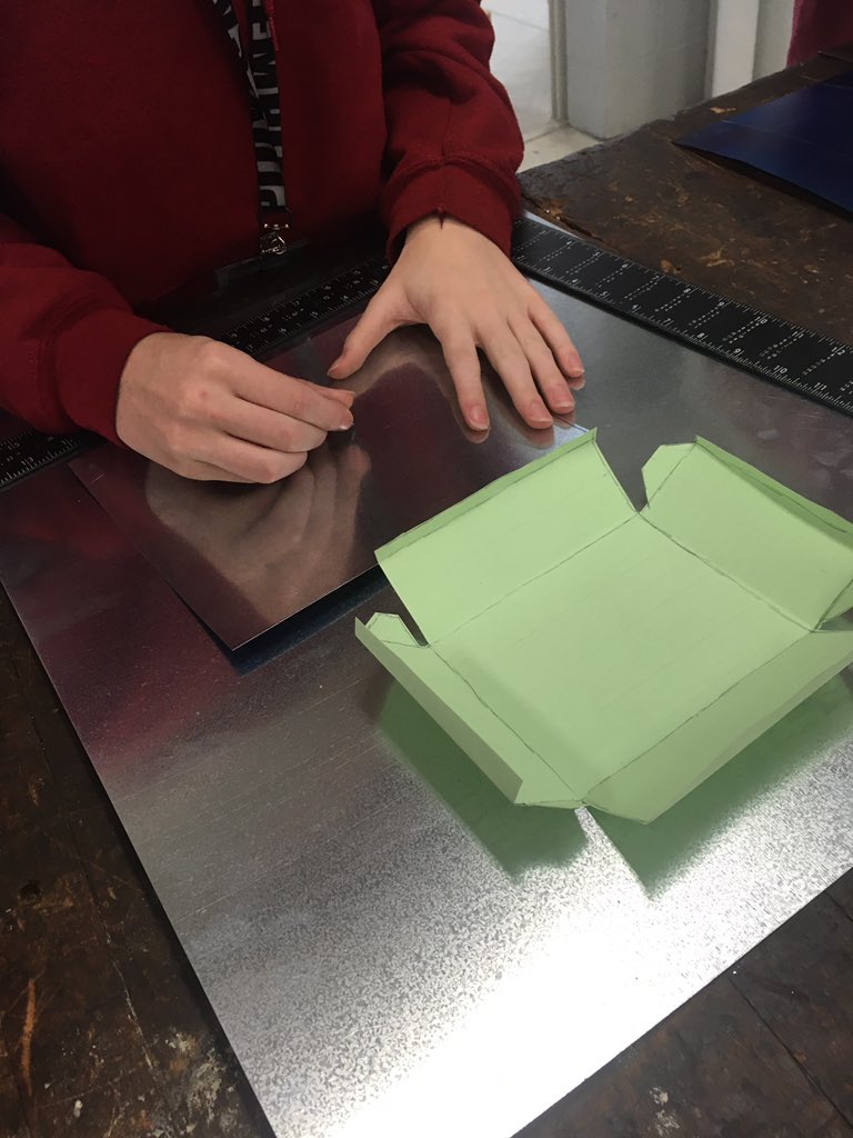 EHOVEstem's tweet photo. Currently working on our very own sheet metal boxes! More projects to come as we enter into our next section! #EHOVEvips #EHOVE https://t.co/qkw2HHSSb6