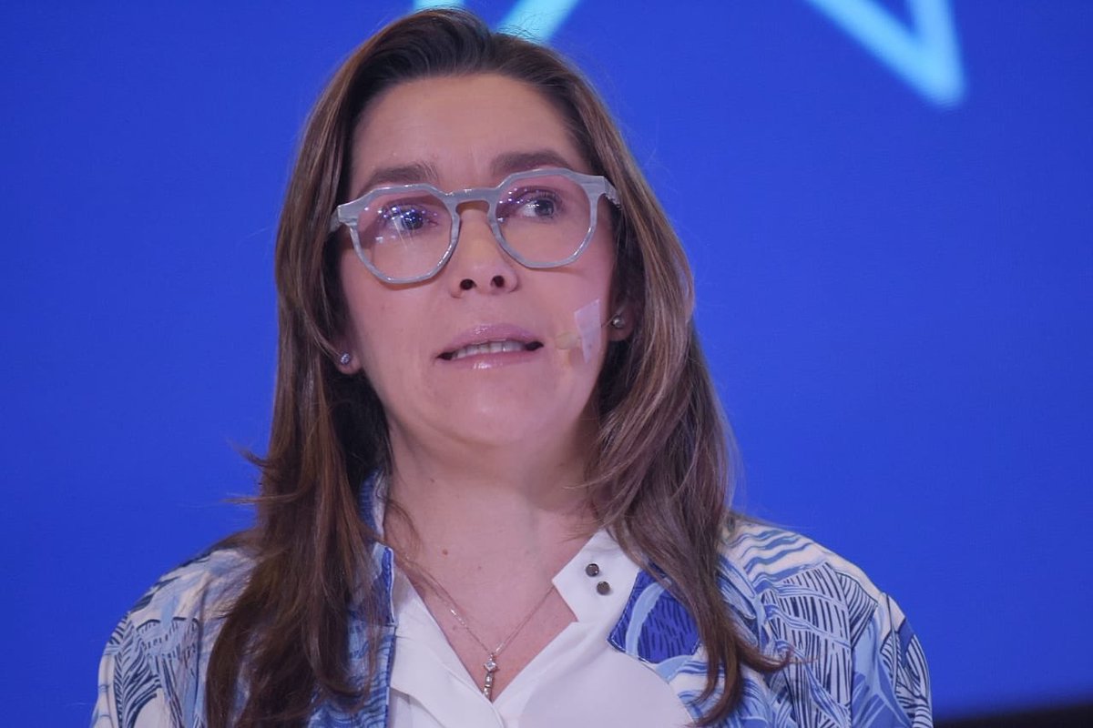 NancyPatricia_G's tweet photo. El Gobierno tiene un gran desafío en La Guajira. Allí tenemos cerca de 1.500 procesos de consulta previa para 86 proyectos activos. Por esta razón, creamos el programa #GuajiraConsultaYActúa, el cual tiene la finalidad de acompañar a las empresas privadas y a la comunidad. https://t.co/7njM7eFTGS