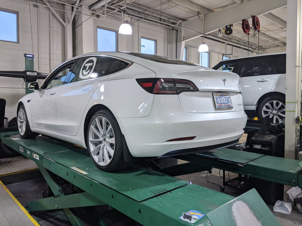 hubrisdog's tweet image. Time for new tires at 2700 miles on the odometer. #trackmode #trackdays