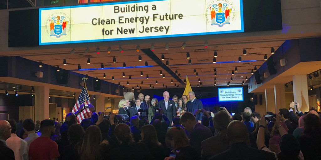 PSEGNews's tweet photo. We applaud @AlGore, @GovMurphy and @TammyMurphyNJ for their passionate efforts and continued leadership toward a #cleanenergy future. When #NJ gets cleaner and more resilient, we all win. #cleanenergynj #netzero #offshorewind https://t.co/e7UVMYo3zr