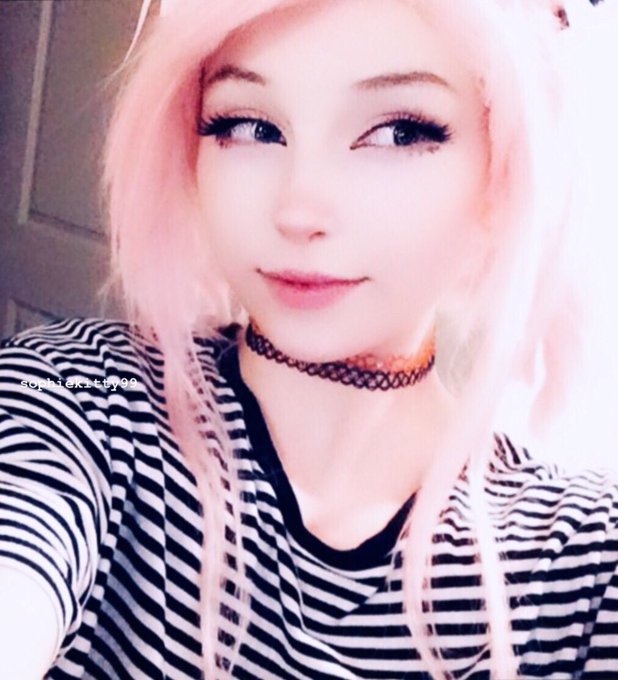 gimmie cosplay suggestions 💕 plz thnx💗  #anime https://t.co/k9wknXEPS2<a href="/tag/anime"class="tags">#anime</a>