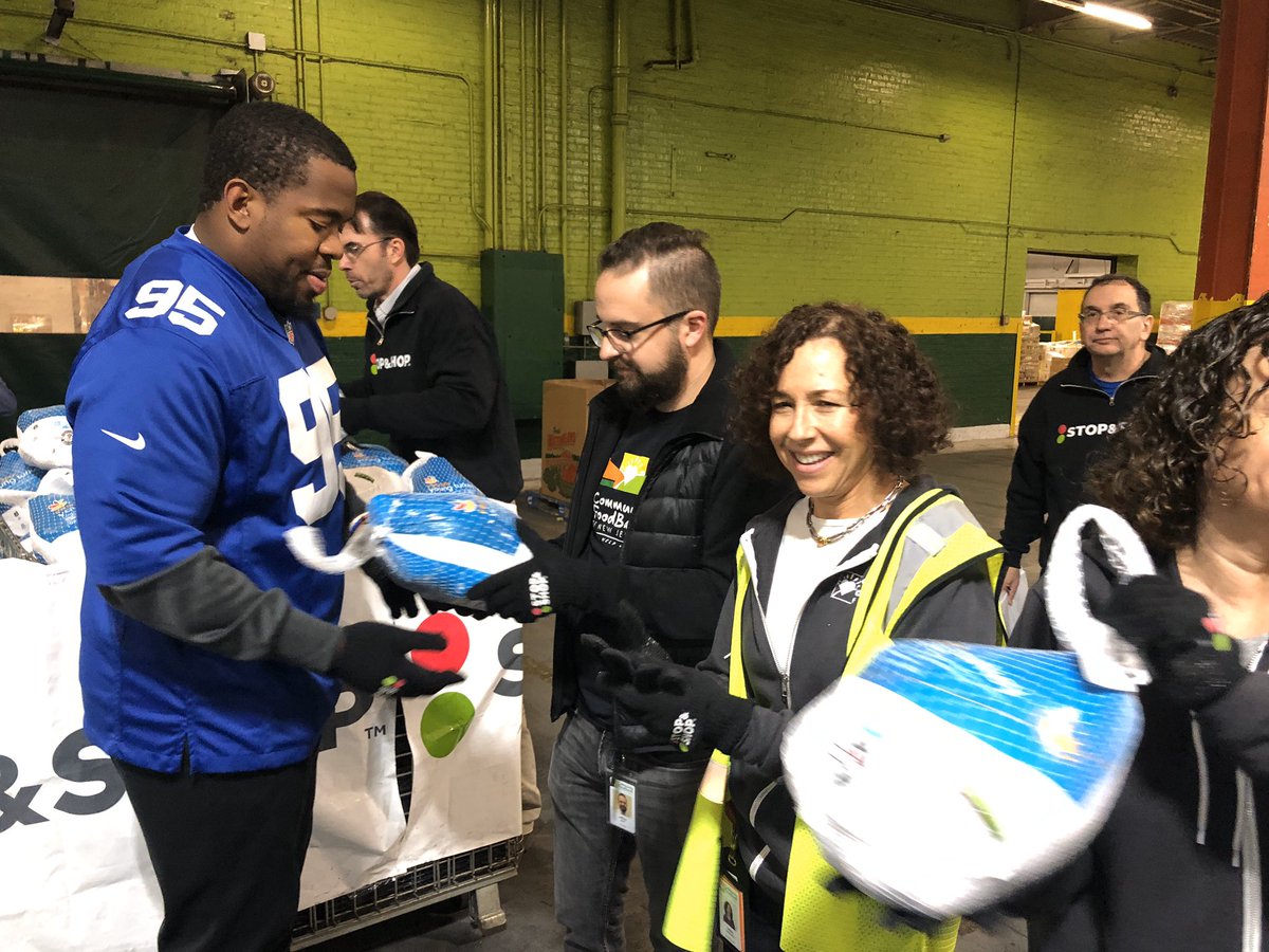 GiantsCRDept's tweet photo. Markus Golden, Garrett Dickerson, Grant Haley, RJ McIntosh, BJ Hill and Sean Chandler spent some time at the @CFBNJ today to help unload a generous donation of turkeys from @StopandShop for thanksgiving! #GiantsHuddlefor100 https://t.co/4BhG1j3GIw