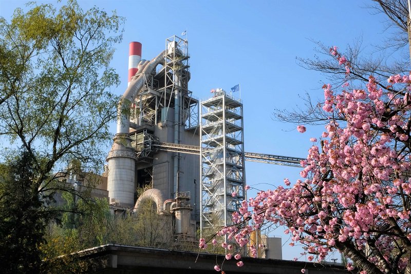 First of our expert insight series -Claude Lorea, Executive Cement Director of the Global Cement &amp; Concrete Association talks about #innovative #carboncapture following the official opening of the <a href="/ProjectLEILAC/">ProjectLEILAC</a> pilot.
<a href="/EUClimateAction/">EU Climate Action</a>
<a href="/GlobalCCS/">Global CCS Institute</a> 
<a href="/theGCCA/">Global Cement and Concrete Association</a> bit.ly/2CHsA37