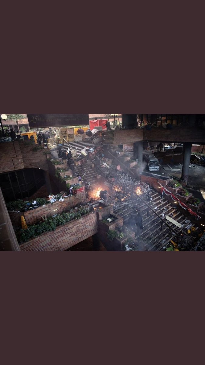 darkdarkguy1's tweet photo. @GordonGChang Hong Kong 😭 #SOSHK #HongKongProtest https://t.co/WKxd4pX1kD