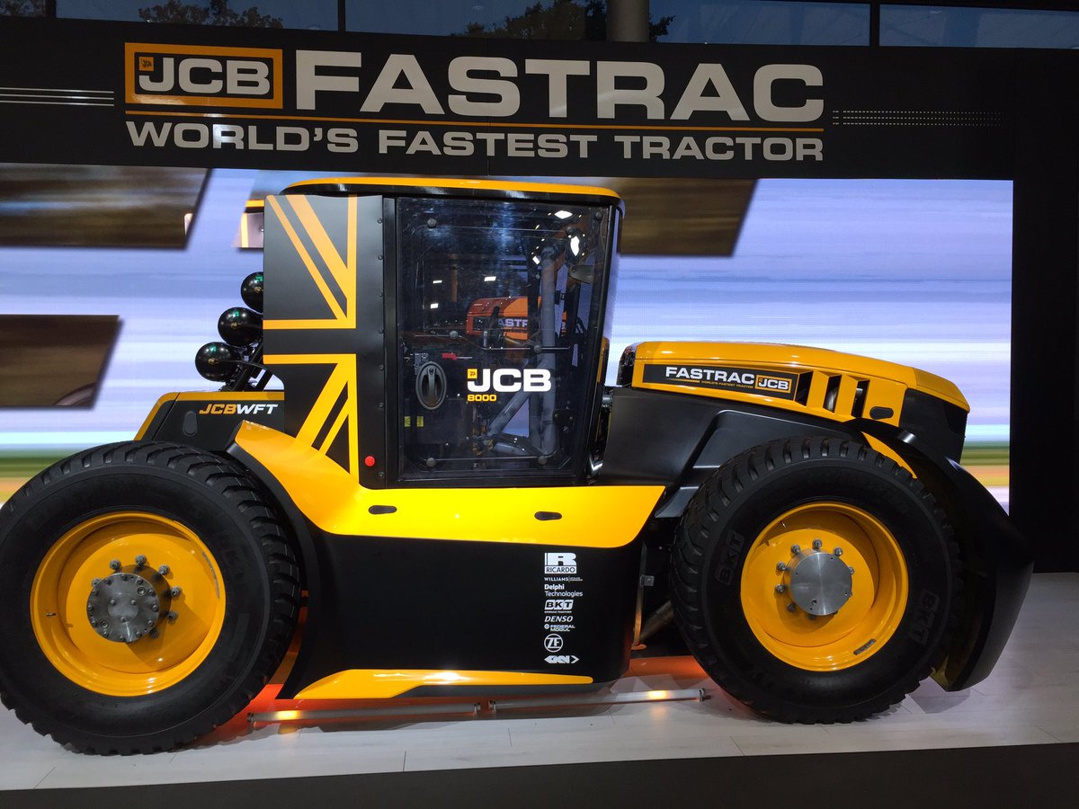 bradleys_group's tweet photo. Fantastic weekend over in Germany @AGRITECHNICA #HeavyMachinery #rubbertracks #robots https://t.co/jnRB3R9Ven