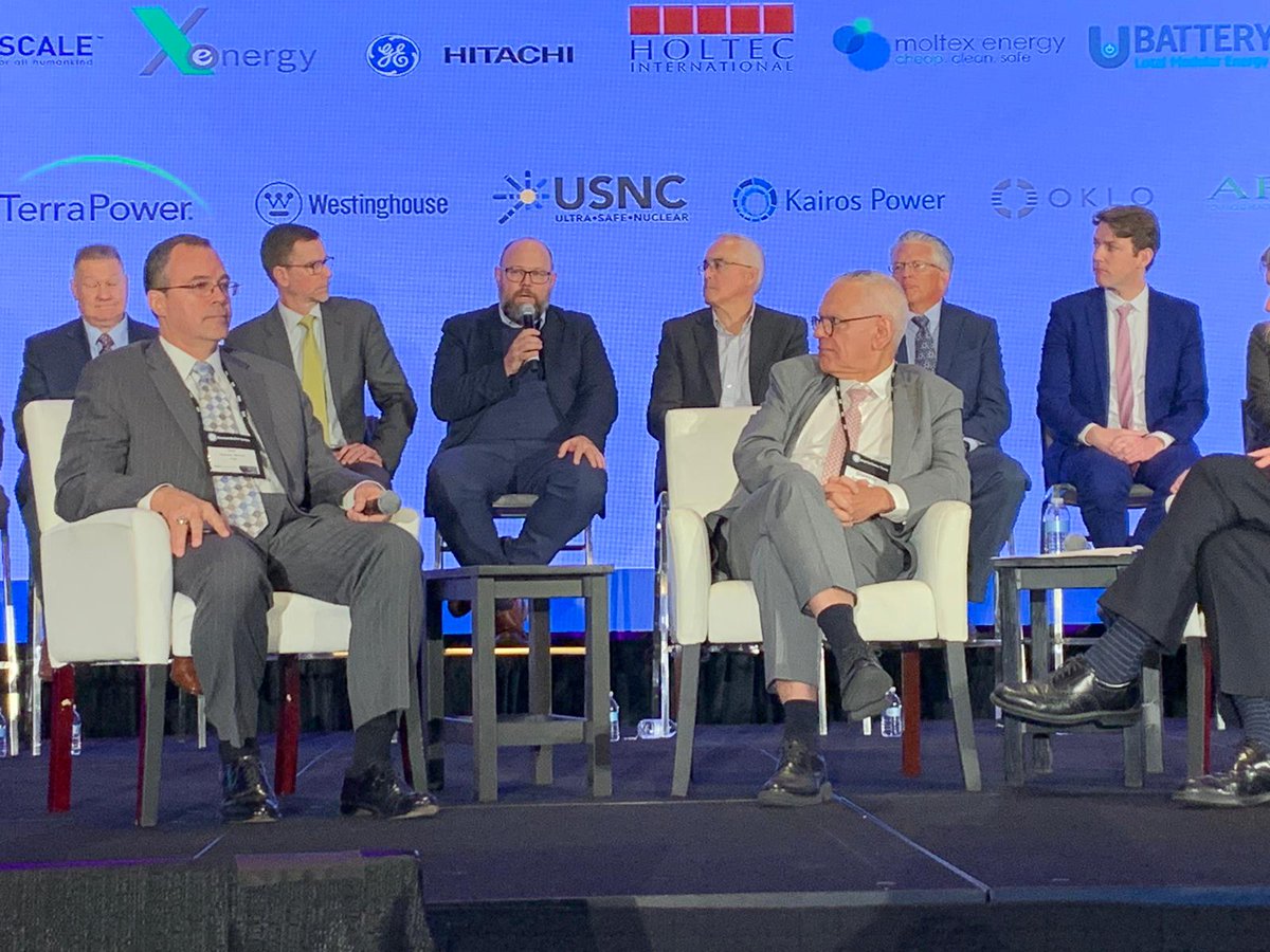 The 7th SMR Vendor Roundtable at the #ANSMeeting was a success. Lots of great insight from the leaders in the SMR market, including our very own @markmit.