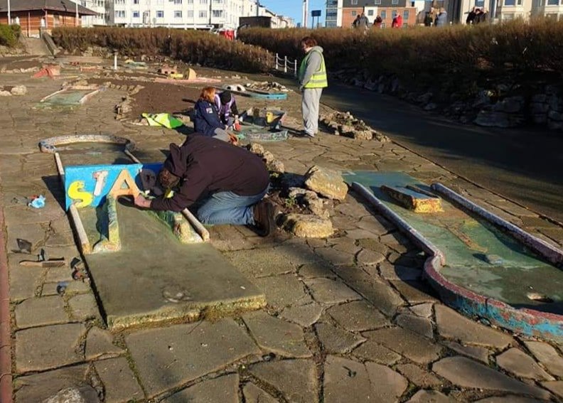 The Crazy Golf Course in Blackpool the @BF_StreetAngels are renovating is looking amazing. Well done all involved - restoring lives as they restore an historic crazy golf course!