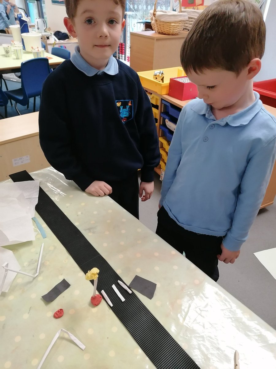Our challenge in P1D was to create a safe place on the road to cross, we could use any material or resource @SimpsonPrimary #RoadSafetyWeek #BeepBeepDay